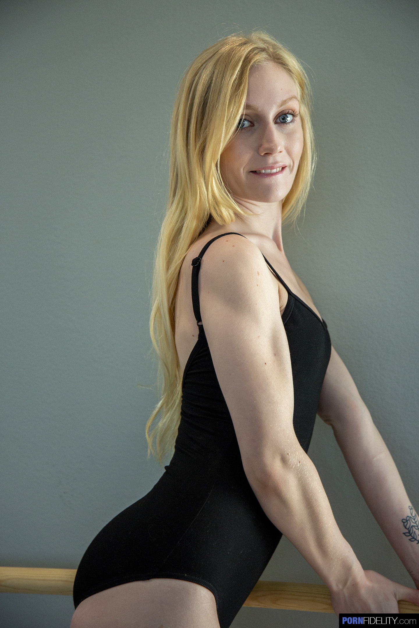 Porn Fidelity 'Blonde Ballerina' starring Emma Starletto (Photo 28)