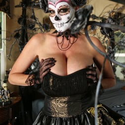 Kelly Madison in 'Porn Fidelity' Day of the Dead (Thumbnail 12)