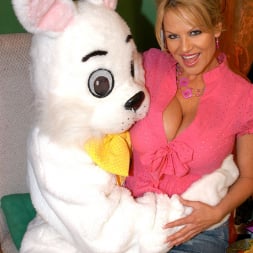 Kelly Madison in 'Porn Fidelity' Easter Gathering (Thumbnail 11)