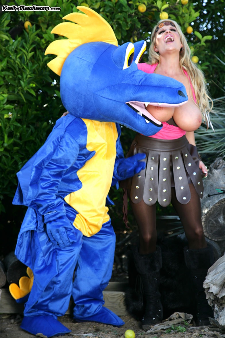 Porn Fidelity 'How To Blow Your Dragon' starring Kelly Madison (Photo 10)